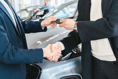 Carte grise en ligne: faciliter la declaration de votre achat de vehicule
